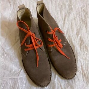 ❌ NEW LISTING ❌ BUSSOLA Seville Suede Booties